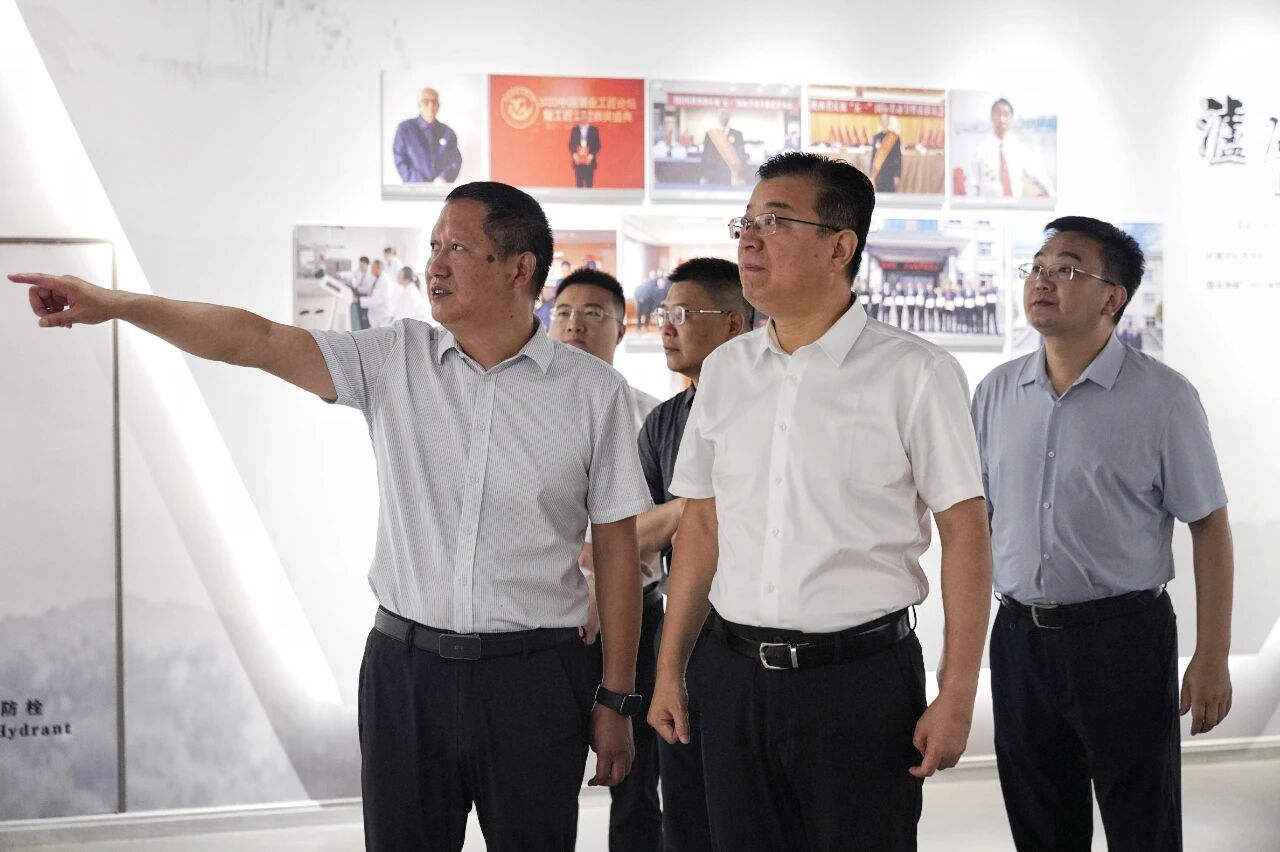 高晶华莅临泸康调研现代物流产业发展